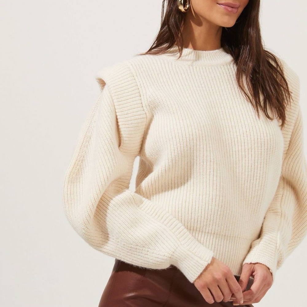 ASTR the Label - Romina Exaggerated Sleeved Sweater in Cream White - Size : S